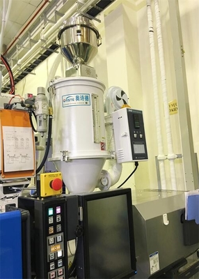 Secador plástico no higroscópico 380V/50HZ de la tolva del PE para la sequedad de la resina de los gránulos