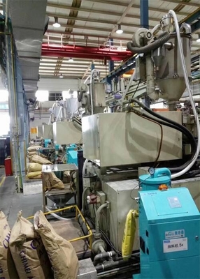 Máquina de carga automática controlada por PLC para el transporte de pellets de plástico