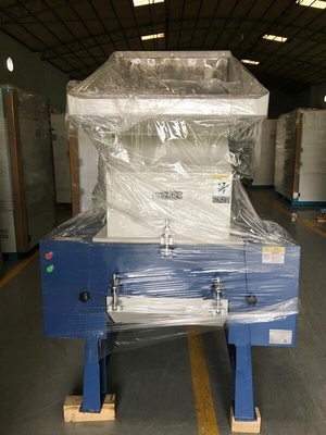 Pulverizador plástico 220V/380V/415V/600V de la máquina del granulador de la velocidad rápida