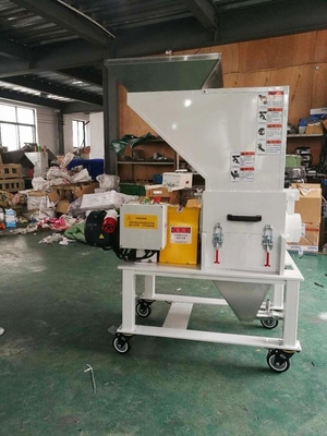 Amoladora plástica de poca velocidad blanca OG-1LS del granulador 1.5KW 20 Kg/H de la capacidad