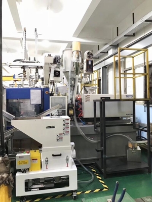 Amoladora de poca velocidad Crusher Granulator Industrial de OG-3LS para los defectos plásticos de los rabos de colada