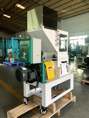 Amoladora plástica industrial de poca velocidad OG-2LS del granulador de la trituradora para los defectos de los rabos de colada