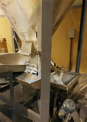 Transportador del alimentador de la tolva del tornillo para las escamas plásticas OSF-16-3 del ANIMAL DOMÉSTICO