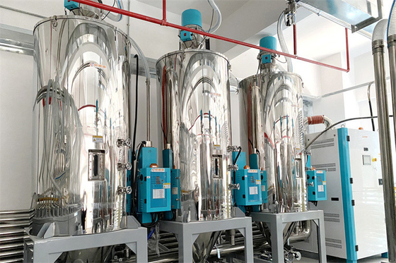 Capacidad Sistema de alimentación de plástico con control PLC control remoto Capacidad 500-2000 kg